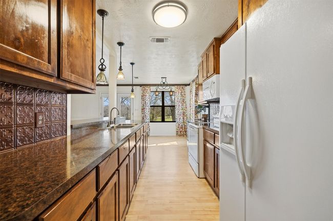 1949 County Road 347 Loop, Home with 3 bedrooms, 2 bathrooms and 3 parking in Gause TX | Image 10