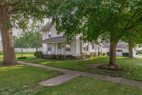 31 Maple St, Saunemin, IL, 61769-7505 | Card Image