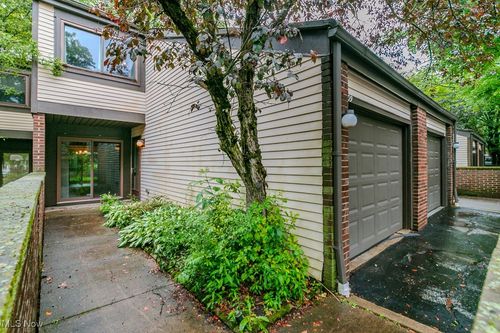509 Forsythia Ln, Richmond Heights, OH, 44143-2608 | Card Image