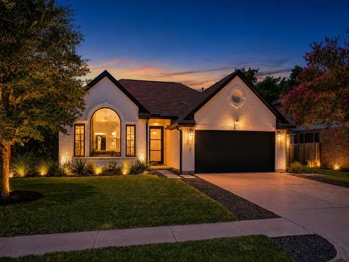 7704 Kiva Dr, Austin, TX, 78749-2916 | Card Image