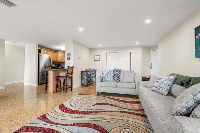 APT-8C - 55 River Rd, Condo with 2 bedrooms, 2 bathrooms and null parking in Manchester NH | Image 6