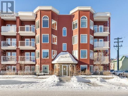 402-6100 6th Ave, Whitehorse, YT, Y1A1M5 | Card Image