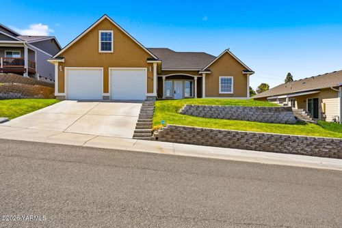 510 N 15th St, Selah, WA, 98942 | Card Image