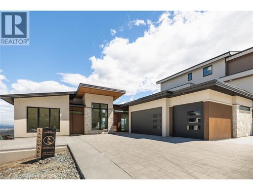1004 Emslie St, Kelowna, BC, V1W0C3 | Card Image