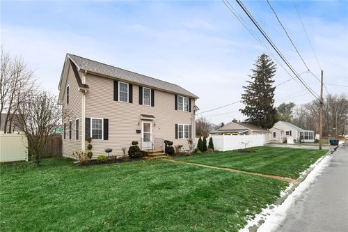 143 Morse Ave, Warwick, RI, 02886-2325 | Card Image