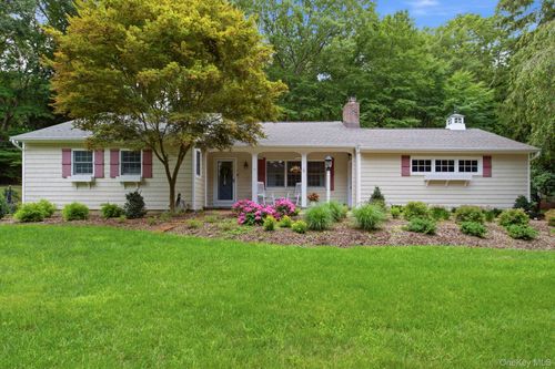 3 Valleyview Dr, Northport, NY, 11768-2328 | Card Image