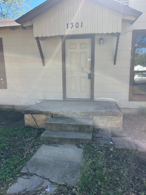 1301 Fannin St, Denton, TX, 76201-6623 | Card Image