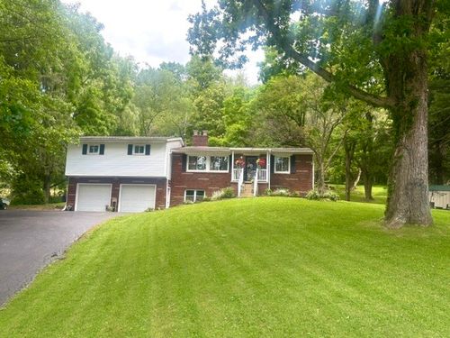 652 River Rd, Greenville, PA, 16125-8434 | Card Image