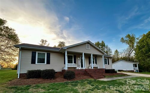 205 Linville Ct, Bessemer City, NC, 28016-9566 | Card Image