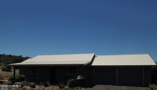 1155 W Half Moon Ct, Ash Fork, AZ, 86320 | Card Image