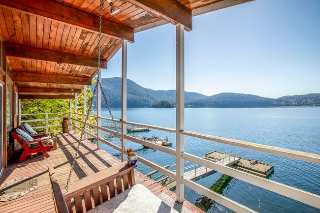 5672 Indian River Drive, House other with 5 bedrooms, 2 bathrooms and 2 parking in North Vancouver BC | Image 2