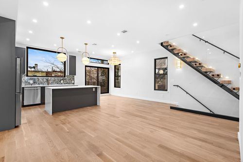 219 Jane St, Weehawken, NJ, 07086-5719 | Card Image