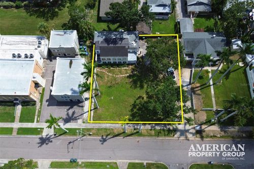 1515 7th Ave W, Bradenton, FL, 34205-6733 | Card Image