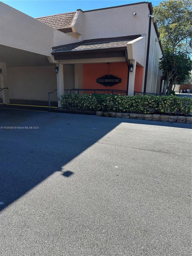 APT-202 - 6701 N University Dr, Condo with 2 bedrooms, 2 bathrooms and null parking in Tamarac FL | Image 17