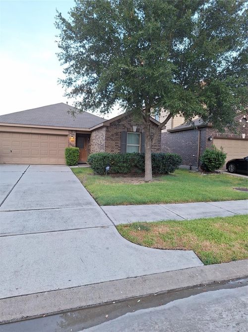 2519 Skyview Point Dr, Houston, TX, 77047-8119 | Card Image