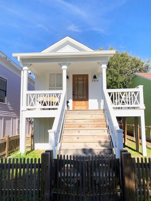 1314 Avenue M 1/2, Galveston, TX, 77550-8221 | Card Image