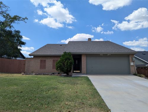 2727 Colonial Dr, Carrollton, TX, 75007-5711 | Card Image