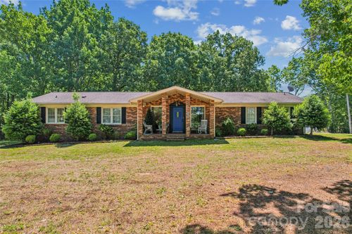 5374 E Highway 150, Lincolnton, NC, 28092-8164 | Card Image