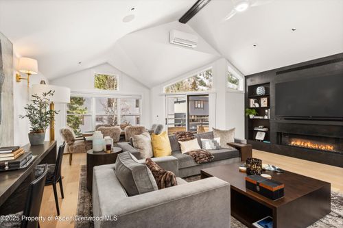 4-929 E E Durant Avenue Avenue, Aspen, CO, 81611 | Card Image