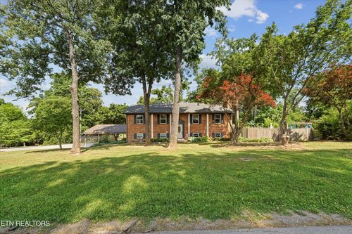 140 Westmoreland Dr, Maryville, TN, 37803-0558 | Card Image