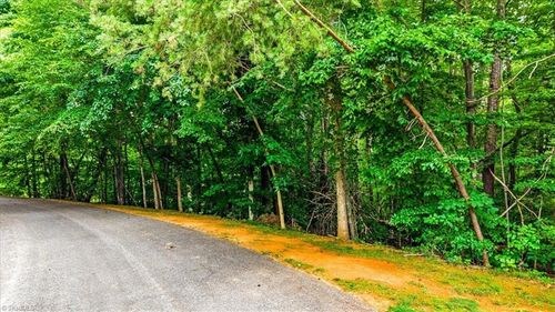 8006 Chatsworth Ct, Browns Summit, NC, 27214-9568 | Card Image