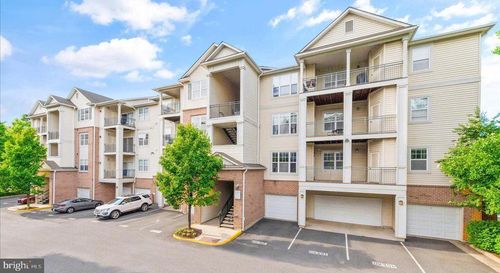 unit-204-12100 Garden Grove Cir, FAIRFAX, VA, 22030-9019 | Card Image
