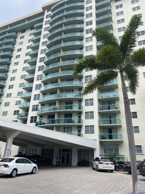 apt-527-19390 Collins Ave, Sunny Isles Beach, FL, 33160-2230 | Card Image