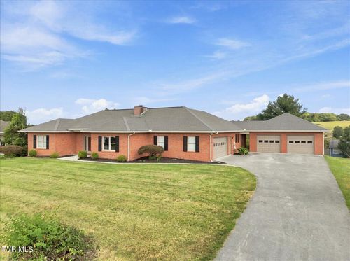 1272 Stonewall Jackson Dr, Dandridge, TN, 37725-4361 | Card Image