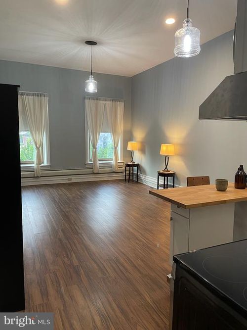 3a-213 State St, HARRISBURG, PA, 17101-1134 | Card Image