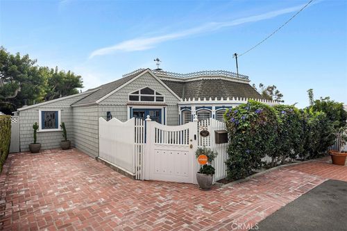 501 Lombardy Ln, Laguna Beach, CA, 92651-2965 | Card Image
