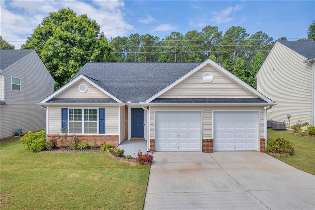 Tullamore Cir, Snellville, GA 30039