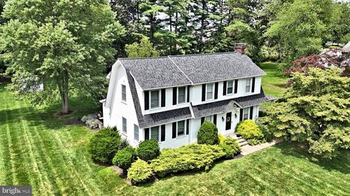84 Woodlawn Ave, CHALFONT, PA, 18914-3621 | Card Image