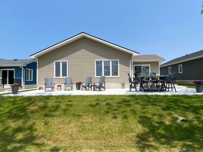 215 Lake Breeze Dr, House other with 2 bedrooms, 2 bathrooms and 2 parking in Goderich ON | Image 35