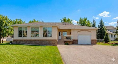 7-43 Westlake Cir, Strathmore, AB, T1P1P8 | Card Image