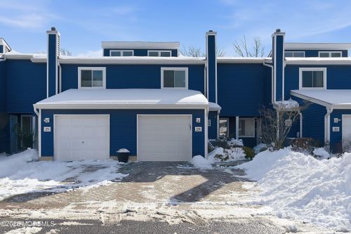 29 Rambling Meadow Ct, Tinton Falls, NJ, 07724-4002 | Card Image