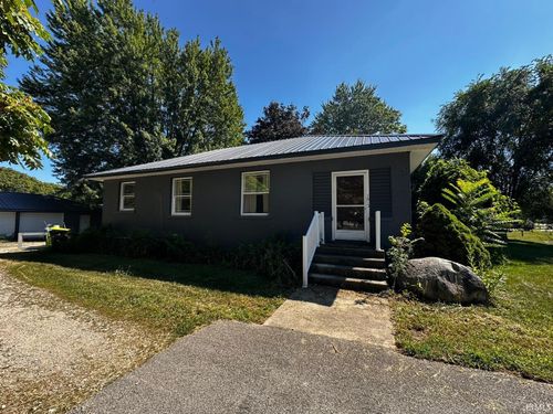1673 Etna Ave, Huntington, IN, 46750-4133 | Card Image