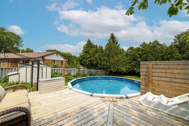 1707 Hansuld St, Home with 6 bedrooms, 2 bathrooms and 4 parking in London ON | Image 34