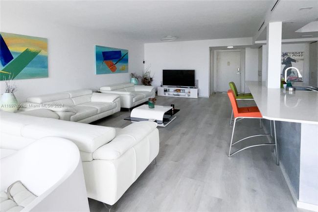 APT-708 - 800 Parkview Dr, Condo with 1 bedrooms, 2 bathrooms and null parking in Hallandale Beach FL | Image 12