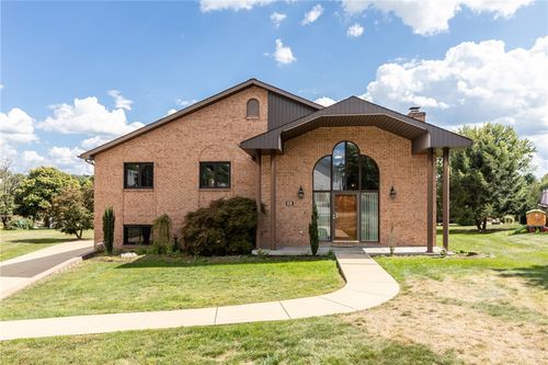 51 Roseanne Cir, Irwin, PA, 15642-7826 | Card Image