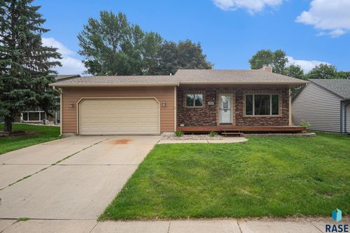 2500 S Ascot Ave, Sioux Falls, SD, 57103-4229 | Card Image