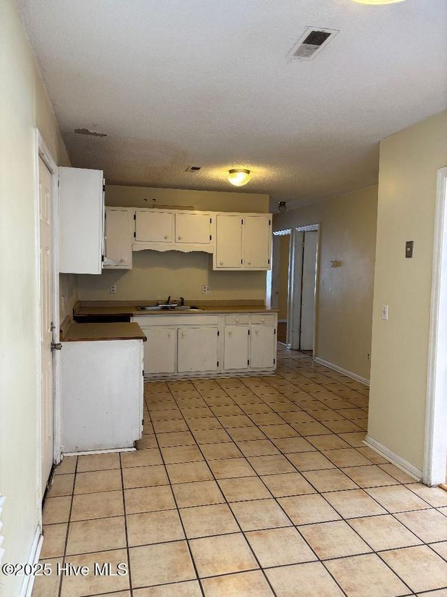 1316 N 7 Th St, House other with 3 bedrooms, 1 bathrooms and null parking in Wilmington NC | Image 6