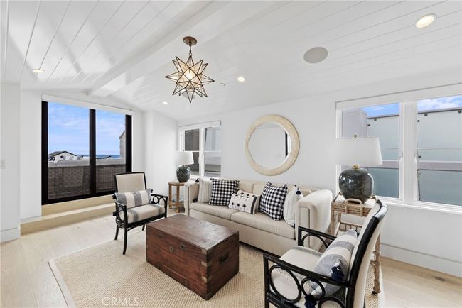 2148 E Oceanfront, House other with 5 bedrooms, 5 bathrooms and 3 parking in Newport Beach CA | Image 51