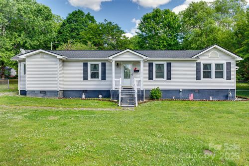 220 Tomberlin Rd, Mount Holly, NC, 28120-2035 | Card Image