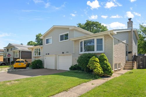 1721 N Wilshire Ave, Arlington Heights, IL, 60004-4058 | Card Image
