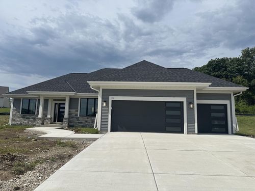 110 Retzer View Ct, Waukesha, WI, 53188-5758 | Card Image