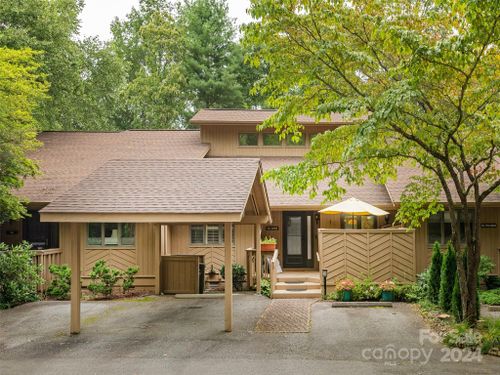 303 White Oak Dr, Hendersonville, NC, 28791-2934 | Card Image