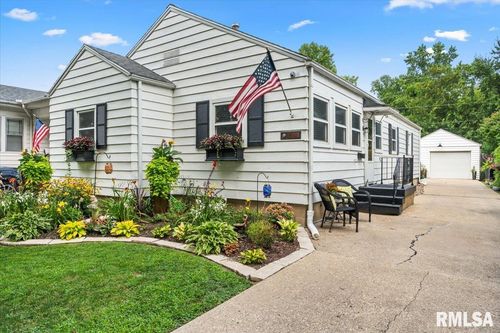 1832 S Walnut St, Springfield, IL, 62704-4048 | Card Image