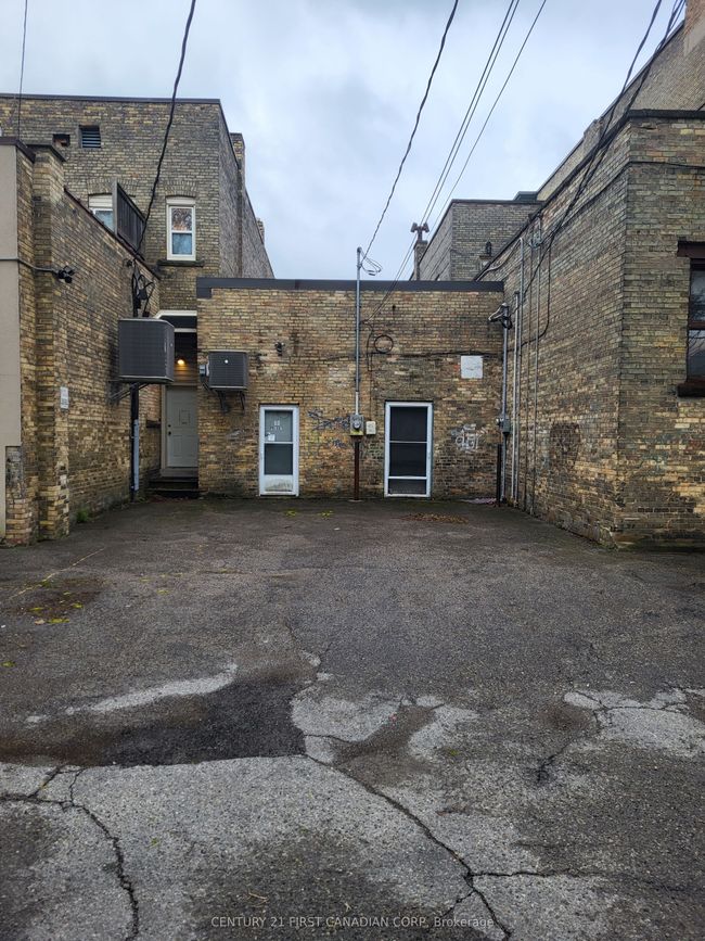 431 Talbot St, Home with 0 bedrooms, 0 bathrooms and 6 parking in Saint Thomas ON | Image 8