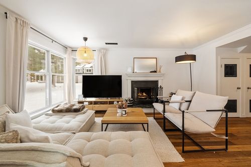 8-8 Blueberry Ct, Rockland, MA, 02370-3329 | Card Image