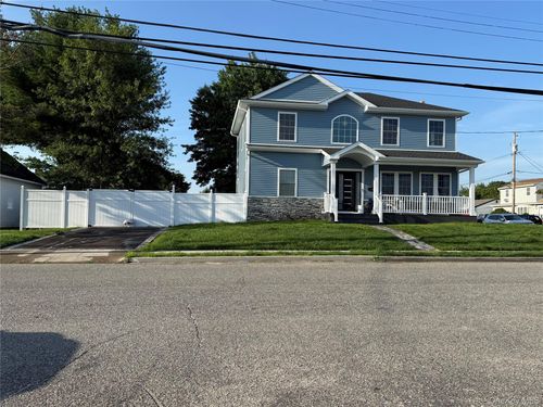 139 Maple Ave, Bethpage, NY, 11714-2117 | Card Image